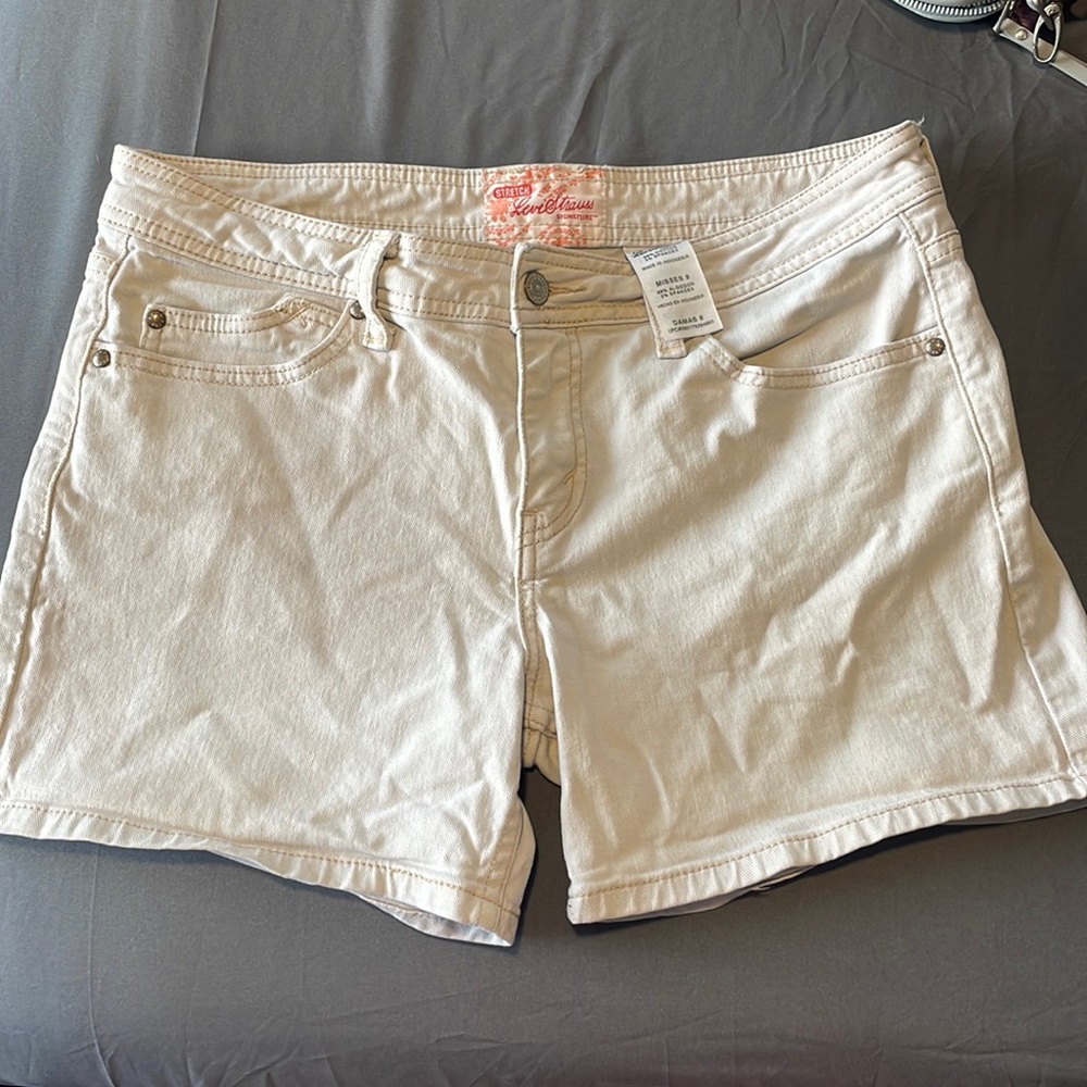 Levi Khaki Shorts